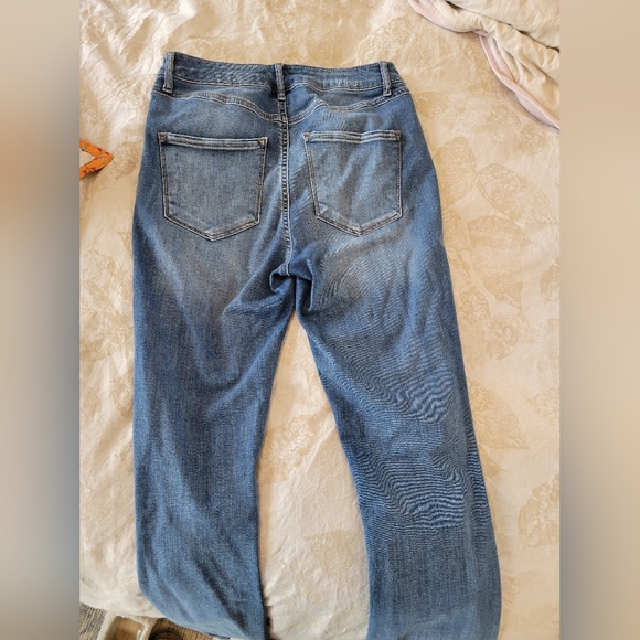 Rewash High Rise Distressed Jeans. Size 27/5 - Picture 3 of 3